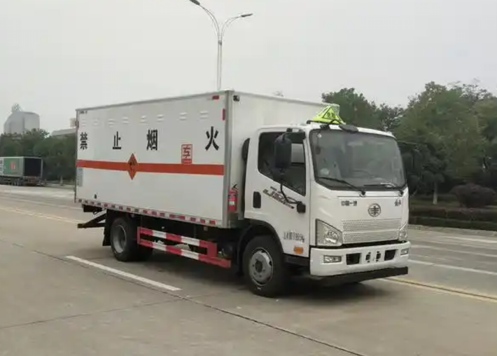 伊宁市爆破器材运输车可以上高速吗？